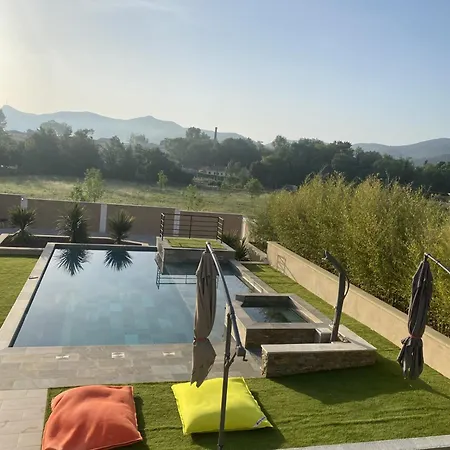 Belle Propriete Entre Terre Et Bed & Breakfast